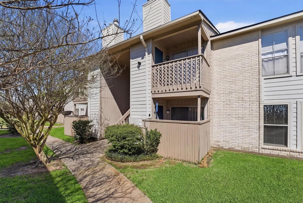 3919 Fairmont Parkway 227, Pasadena, TX 77504