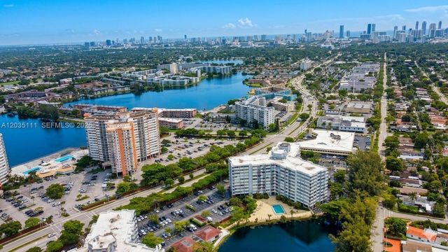 1300 NE Miami Gardens Drive 308E, Miami, FL 33179