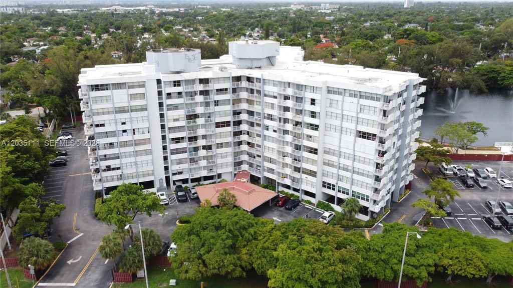 1300 NE Miami Gardens Drive 308E, Miami, FL 33179