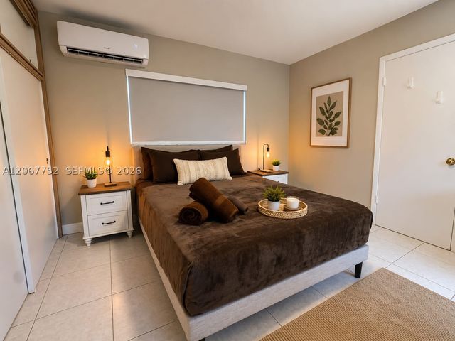 31 SW 8th St 1, Hallandale Beach, FL 33009