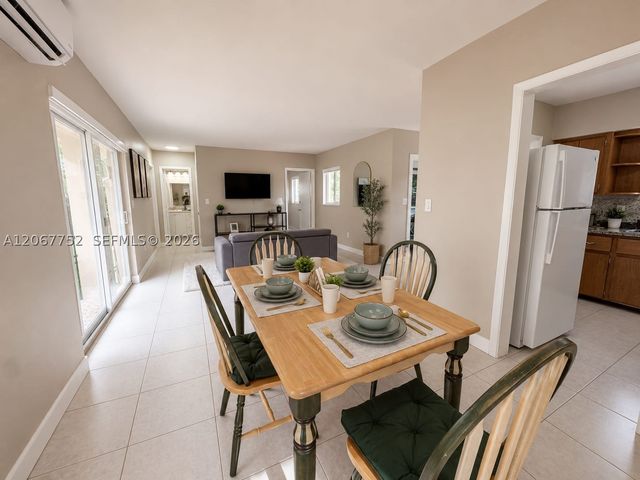 31 SW 8th St 1, Hallandale Beach, FL 33009