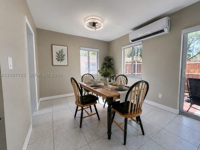 31 SW 8th St 1, Hallandale Beach, FL 33009