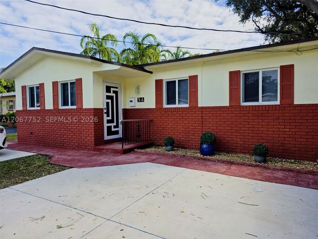31 SW 8th St 1, Hallandale Beach, FL 33009