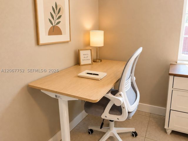 31 SW 8th St 1, Hallandale Beach, FL 33009
