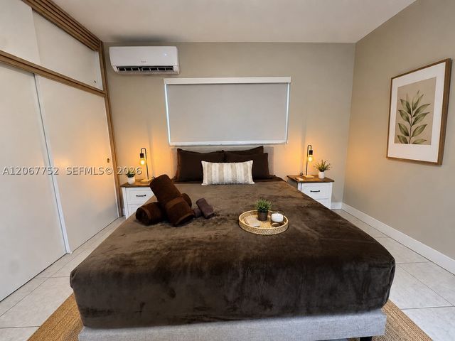 31 SW 8th St 1, Hallandale Beach, FL 33009