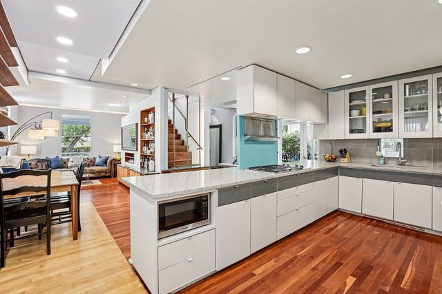 1003 Wesley Avenue, Evanston, IL 60202