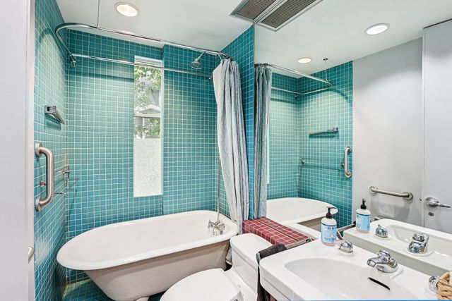 1003 Wesley Avenue, Evanston, IL 60202