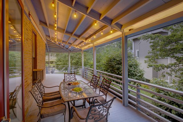 1003 Wesley Avenue, Evanston, IL 60202