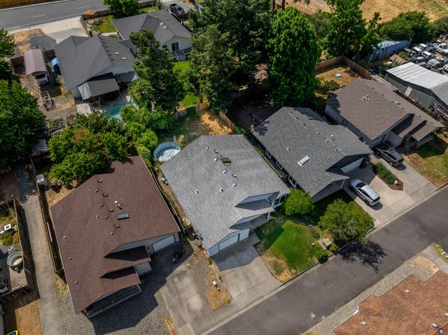 1986 SW Betty Lane, Grants Pass, OR 97526