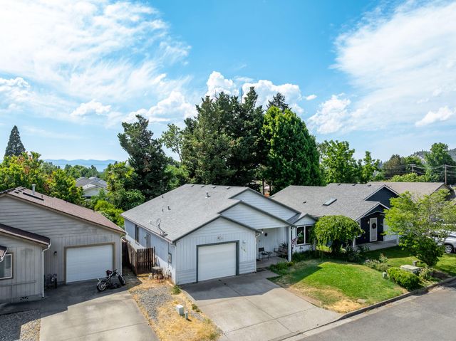1986 SW Betty Lane, Grants Pass, OR 97526