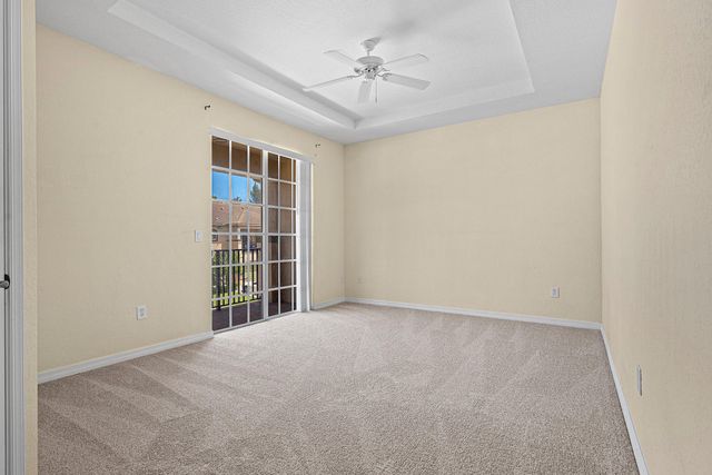 6272 S MILITARY Trail 203, Lake Worth, FL 33463