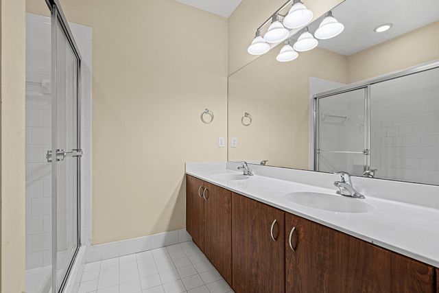 6272 S MILITARY Trail 203, Lake Worth, FL 33463
