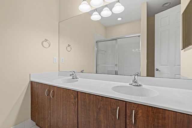 6272 S MILITARY Trail 203, Lake Worth, FL 33463