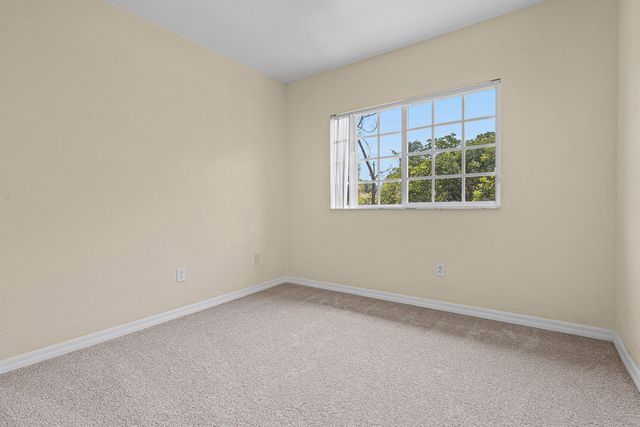 6272 S MILITARY Trail 203, Lake Worth, FL 33463