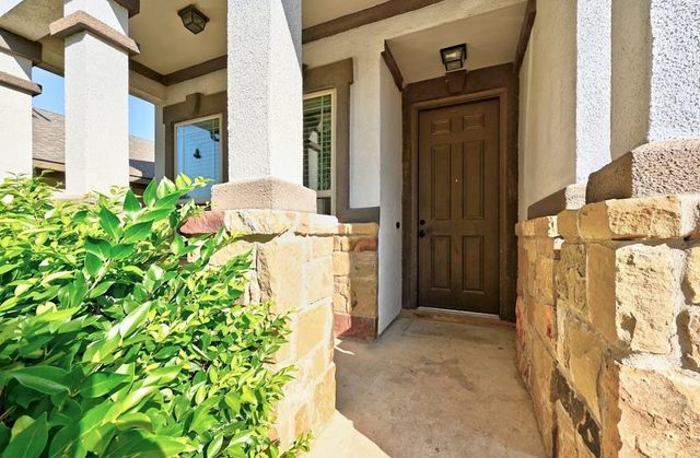 374 Wincliff DR, Buda, TX 78610
