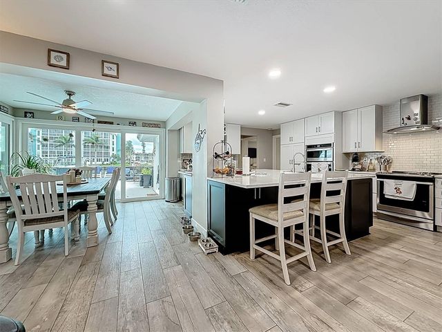 3828 48TH AVENUE S, St Petersburg, FL 33711