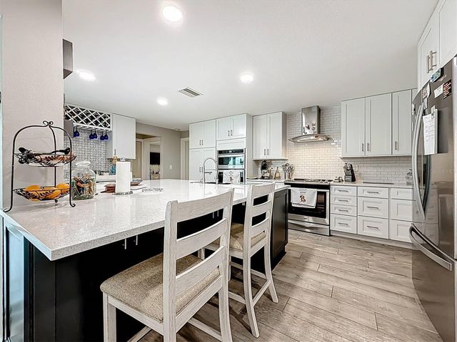 3828 48TH AVENUE S, St Petersburg, FL 33711