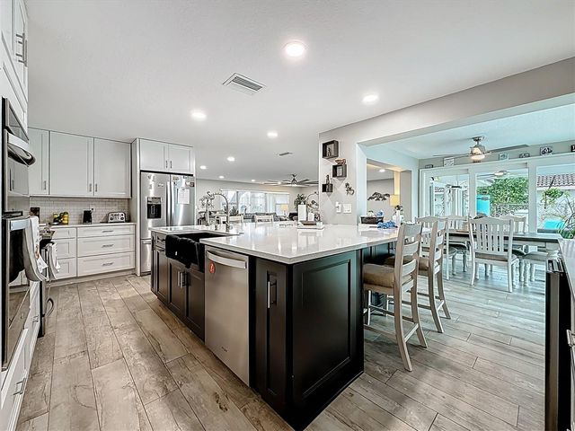 3828 48TH AVENUE S, St Petersburg, FL 33711