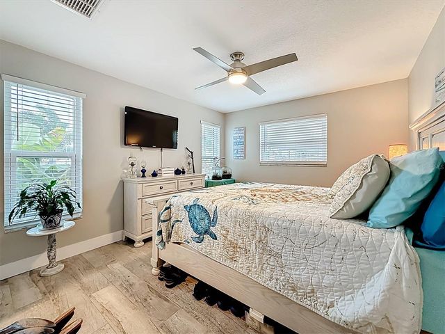 3828 48TH AVENUE S, St Petersburg, FL 33711