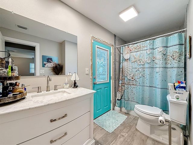 3828 48TH AVENUE S, St Petersburg, FL 33711