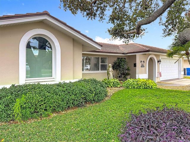 3828 48TH AVENUE S, St Petersburg, FL 33711