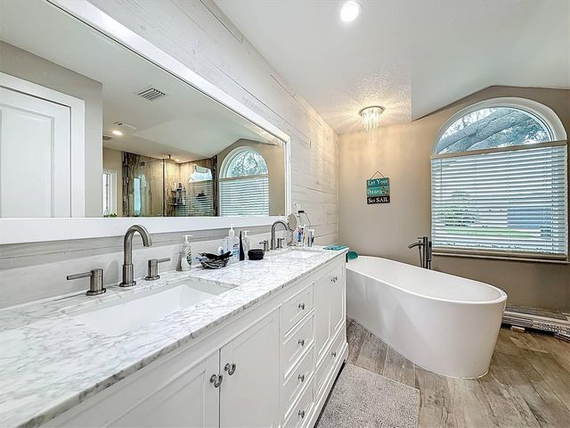 3828 48TH AVENUE S, St Petersburg, FL 33711