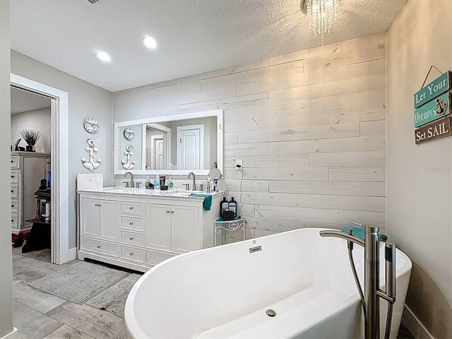 3828 48TH AVENUE S, St Petersburg, FL 33711