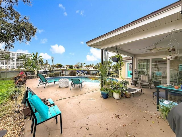 3828 48TH AVENUE S, St Petersburg, FL 33711