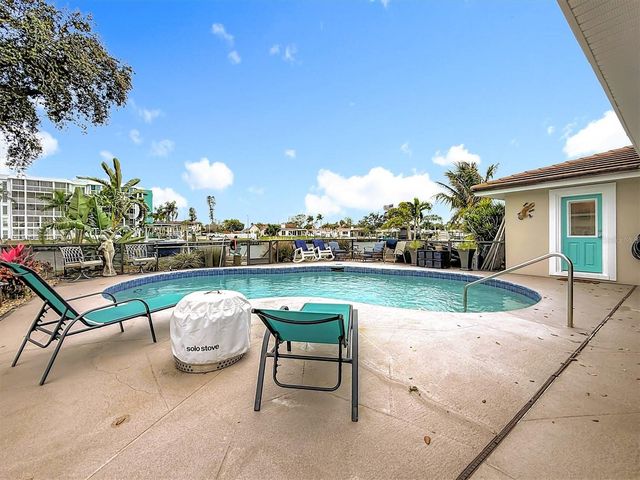 3828 48TH AVENUE S, St Petersburg, FL 33711