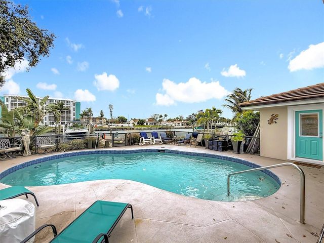 3828 48TH AVENUE S, St Petersburg, FL 33711