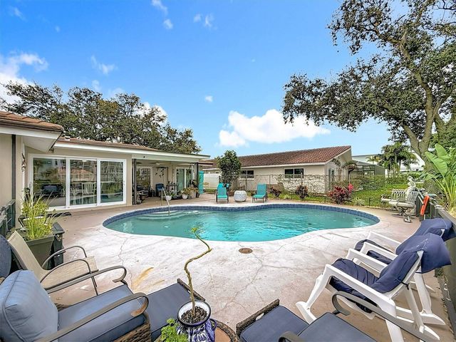 3828 48TH AVENUE S, St Petersburg, FL 33711