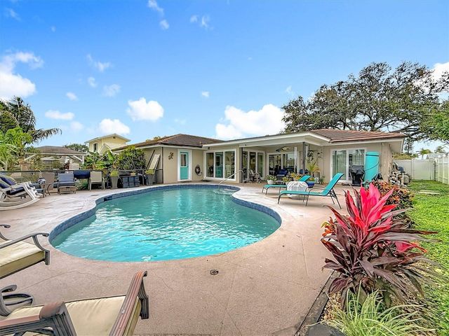 3828 48TH AVENUE S, St Petersburg, FL 33711