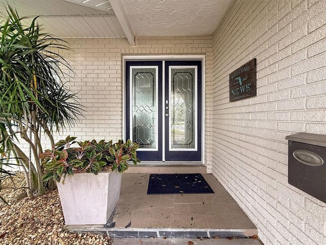 3828 48TH AVENUE S, St Petersburg, FL 33711