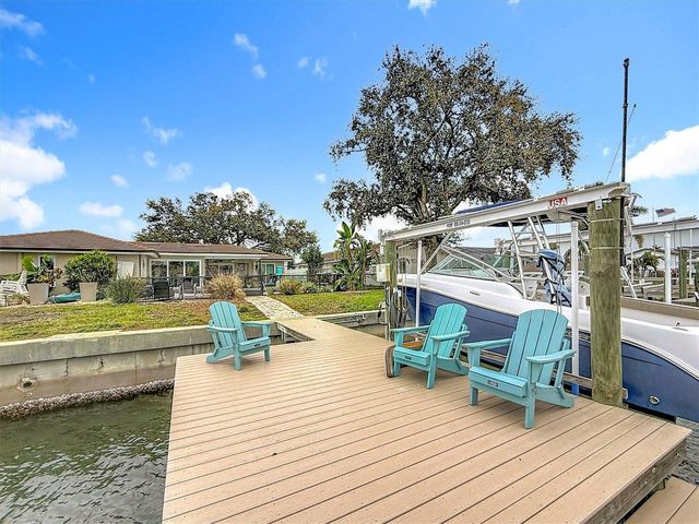 3828 48TH AVENUE S, St Petersburg, FL 33711