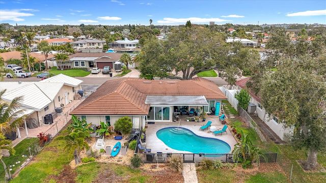 3828 48TH AVENUE S, St Petersburg, FL 33711