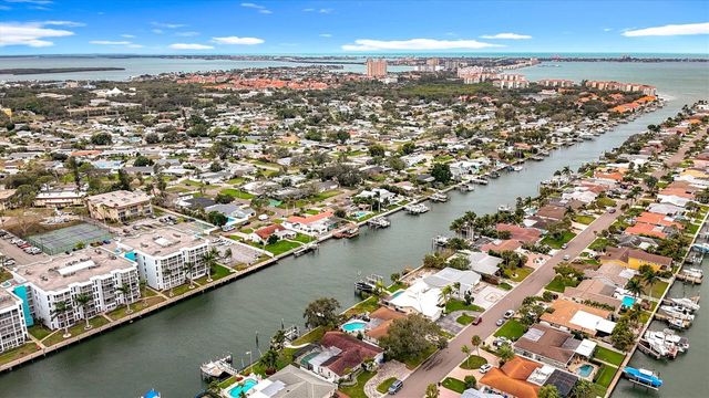 3828 48TH AVENUE S, St Petersburg, FL 33711