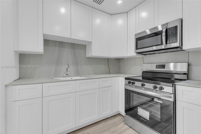 7925 Carlyle Ave 402, Miami Beach, FL 33141