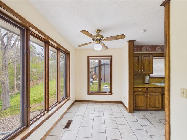 9 Ridgewell Lane, Bella Vista, AR 72715