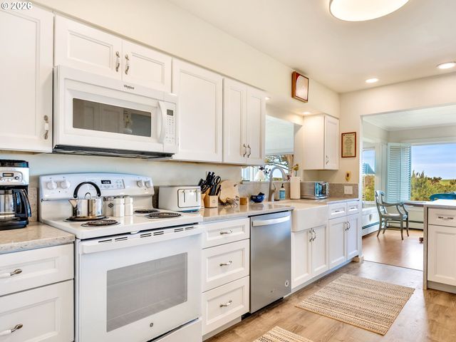 1768 N OCEAN Ave, Gearhart, OR 97138