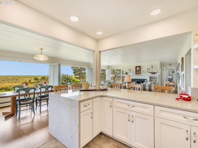1768 N OCEAN Ave, Gearhart, OR 97138
