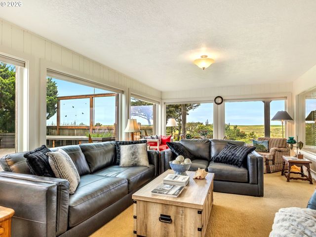 1768 N OCEAN Ave, Gearhart, OR 97138