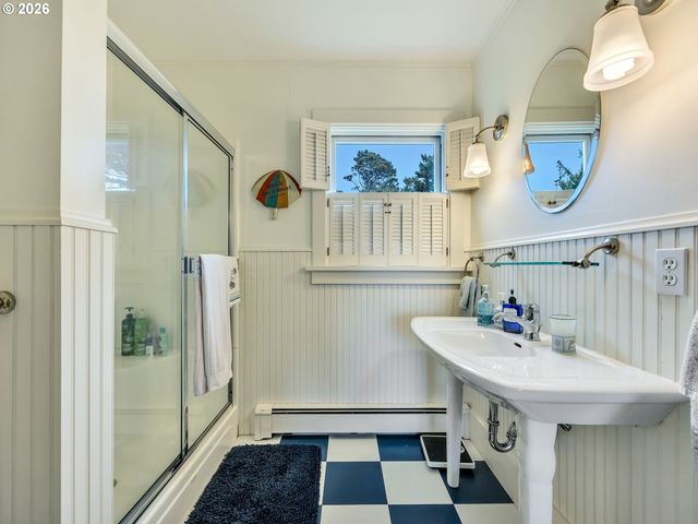 1768 N OCEAN Ave, Gearhart, OR 97138