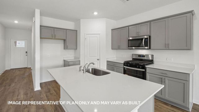 181 MUSTANG LAKE CIR, Buda, TX 78610
