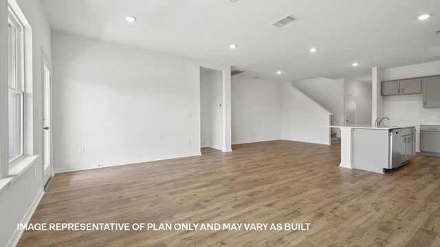 181 MUSTANG LAKE CIR, Buda, TX 78610