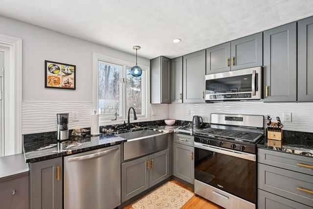 265 Manning St, Hudson, MA 01749