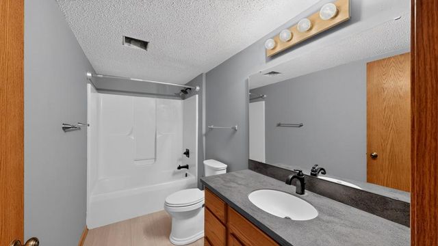 3536 Kelsey Lane SW, Rochester, MN 55902