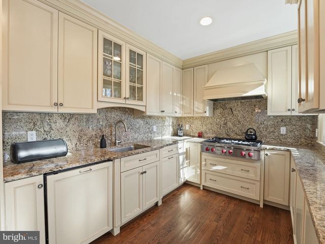 4944 QUEBEC ST NW, Washington, DC 20016