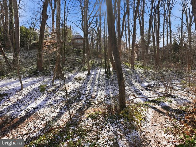 4944 QUEBEC ST NW, Washington, DC 20016