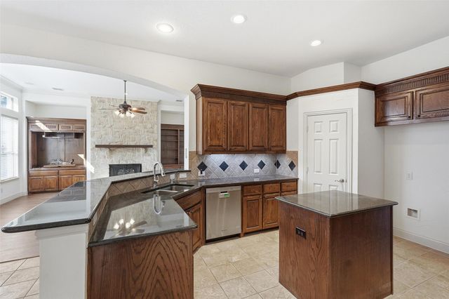 2308 Harrisburg Lane, Plano, TX 75025