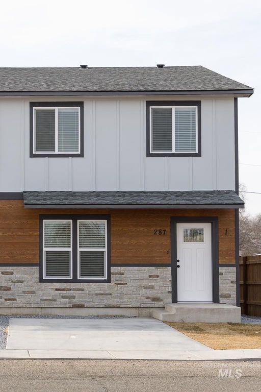 287 SW 6th St #1, Ontario, OR 97914